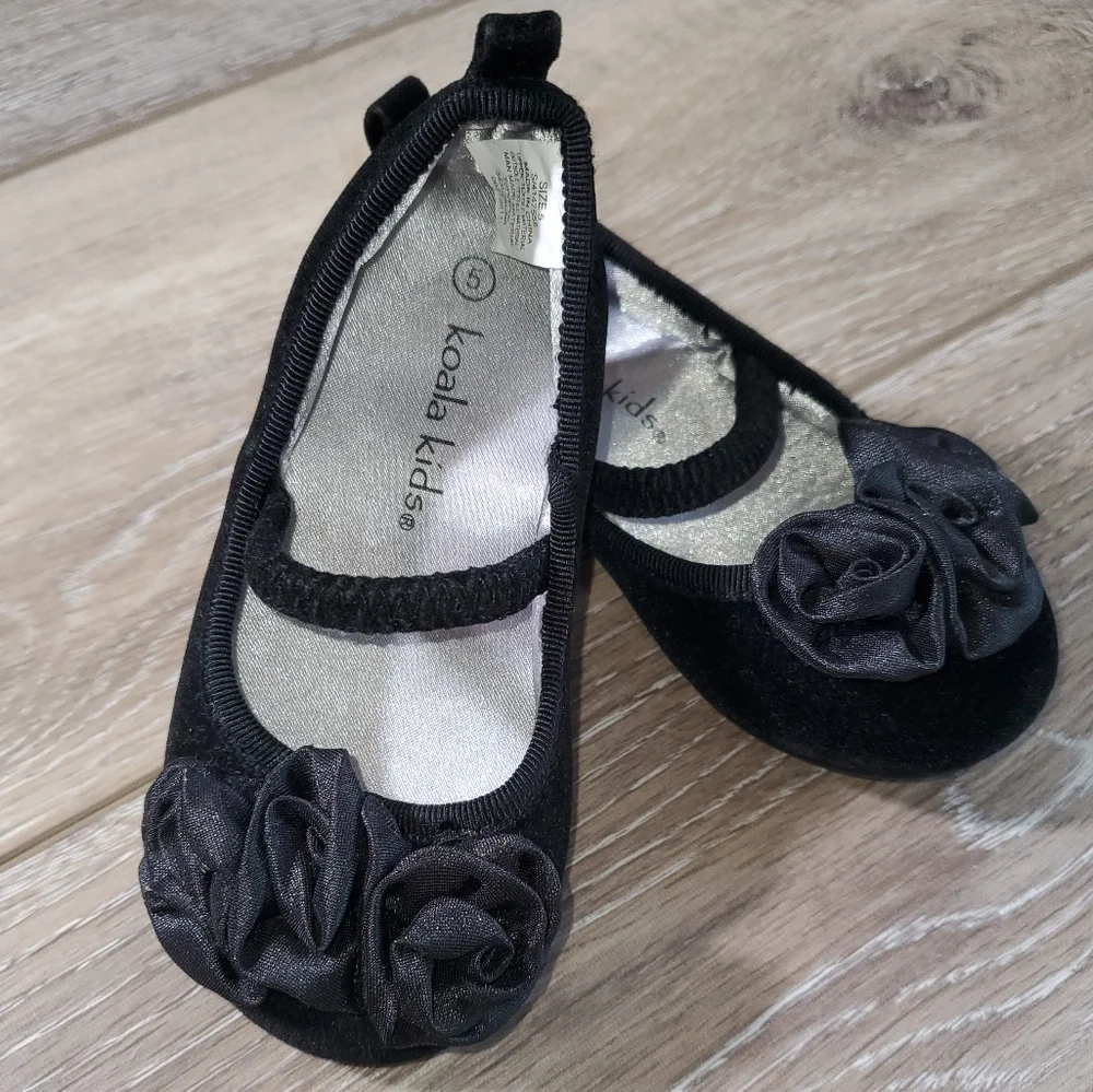 Koala kids baby black velvet ballet dress shoe, floral embellishment Size 5